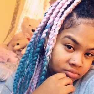 Meet your Posher, Shellane